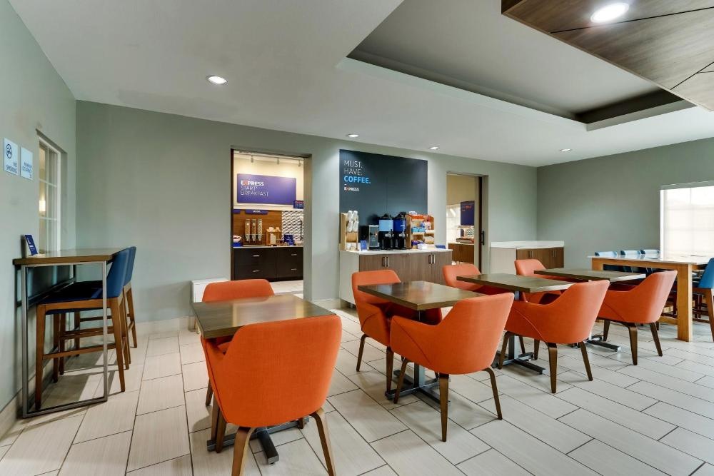 Holiday Inn Express & Suites - Ardmore, an IHG Hotel Image 12