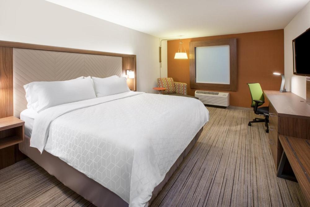 Holiday Inn Express & Suites - Ardmore, an IHG Hotel Image 39