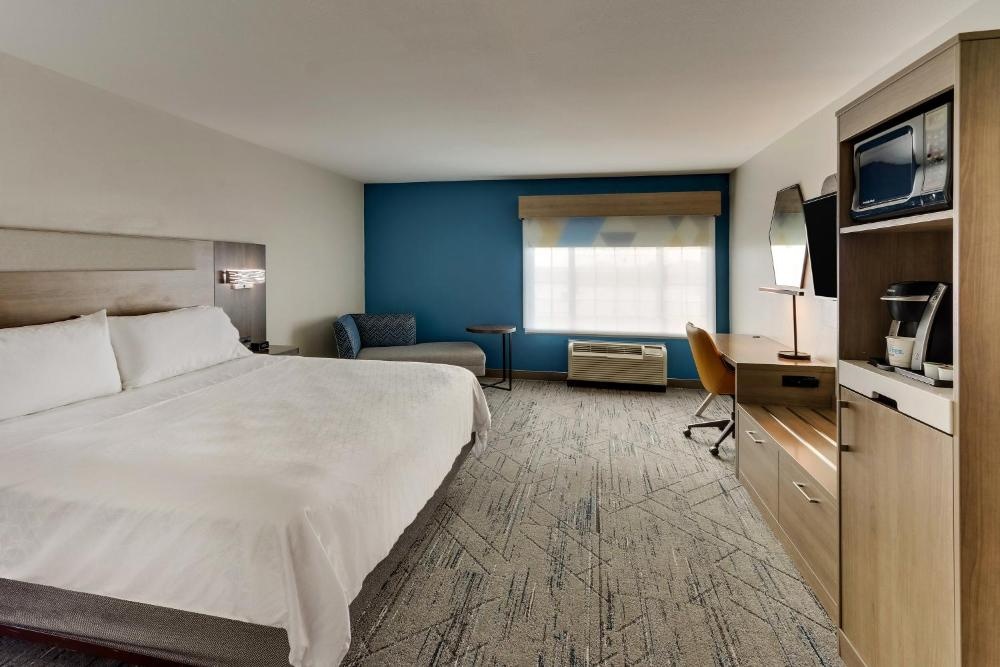 Holiday Inn Express & Suites - Ardmore, an IHG Hotel Image 41